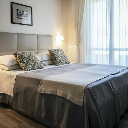 Boutique Miramare מלון