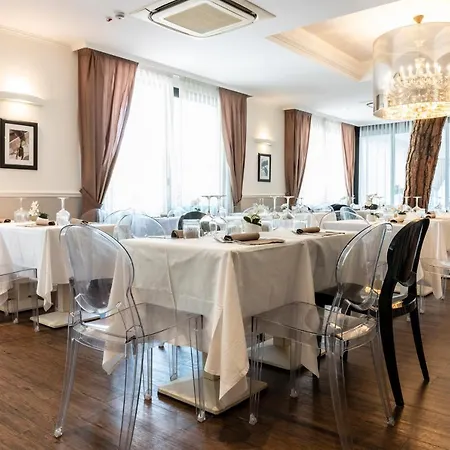 מלון Boutique Miramare קרביה
