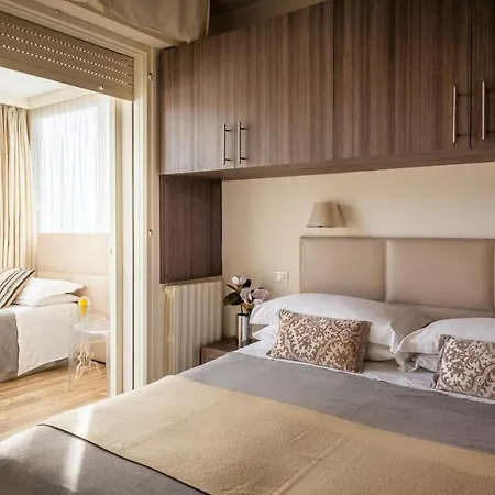 Boutique Miramare 4* קרביה